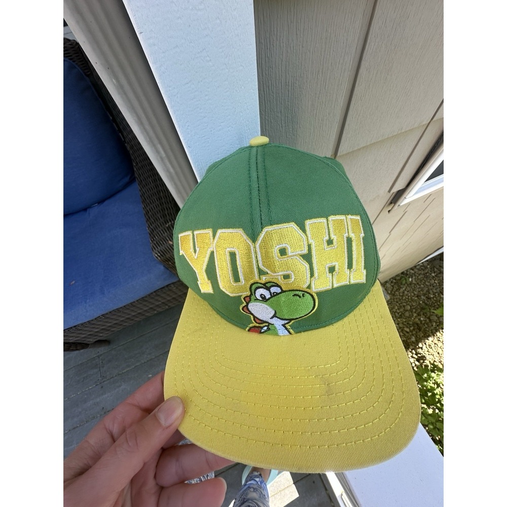 Yoshi Hat Snap Back Adjustable 2011 Green Super Mario Retro Cap Nintendo